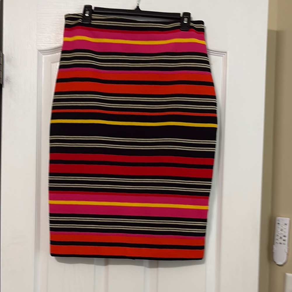 New York & Company Black and Red Pencil Skirt Knee-Length Casual